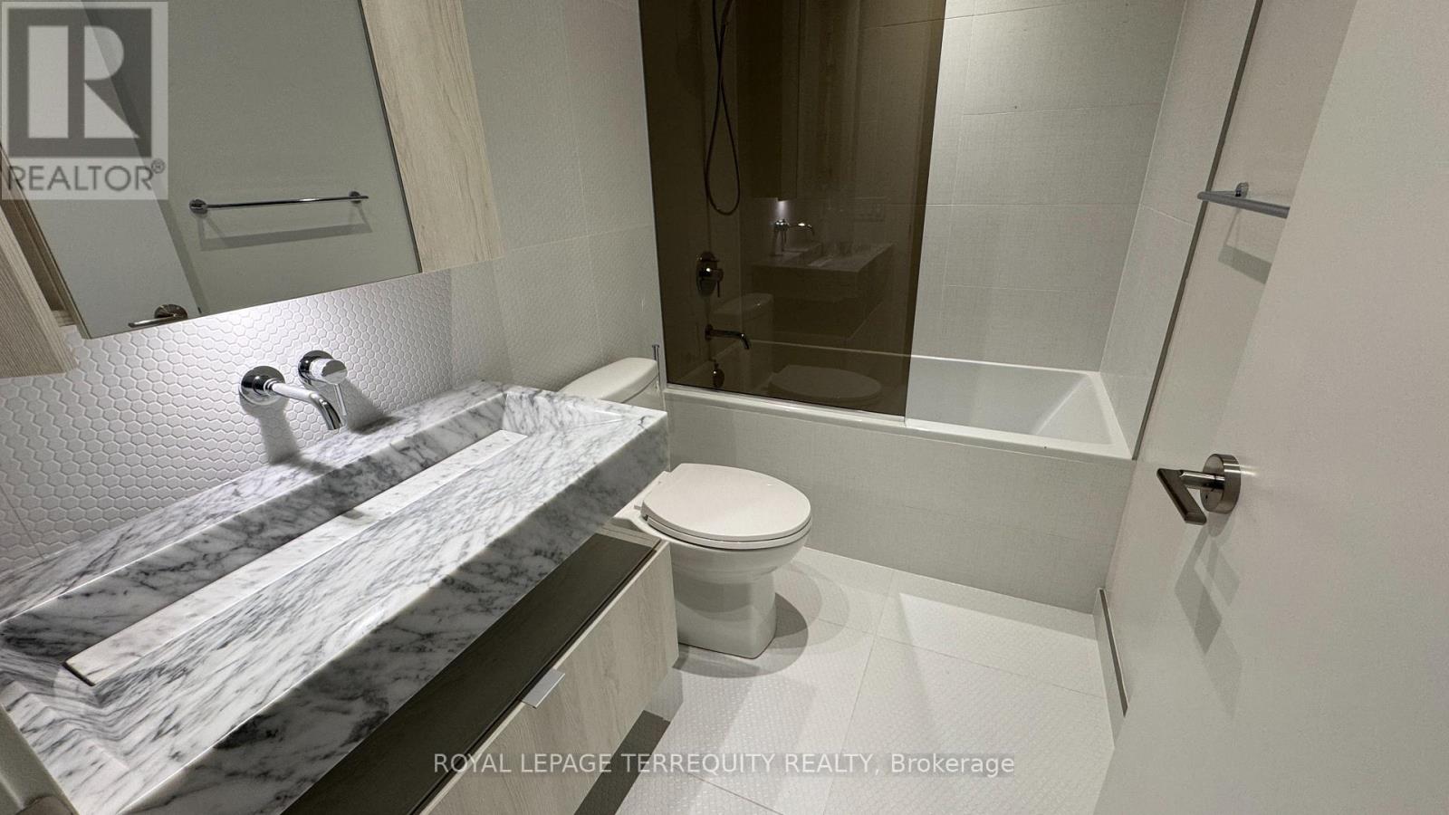 4906 - 11 Yorkville Avenue, Toronto, Ontario  M4W 0B7 - Photo 5 - C12187405