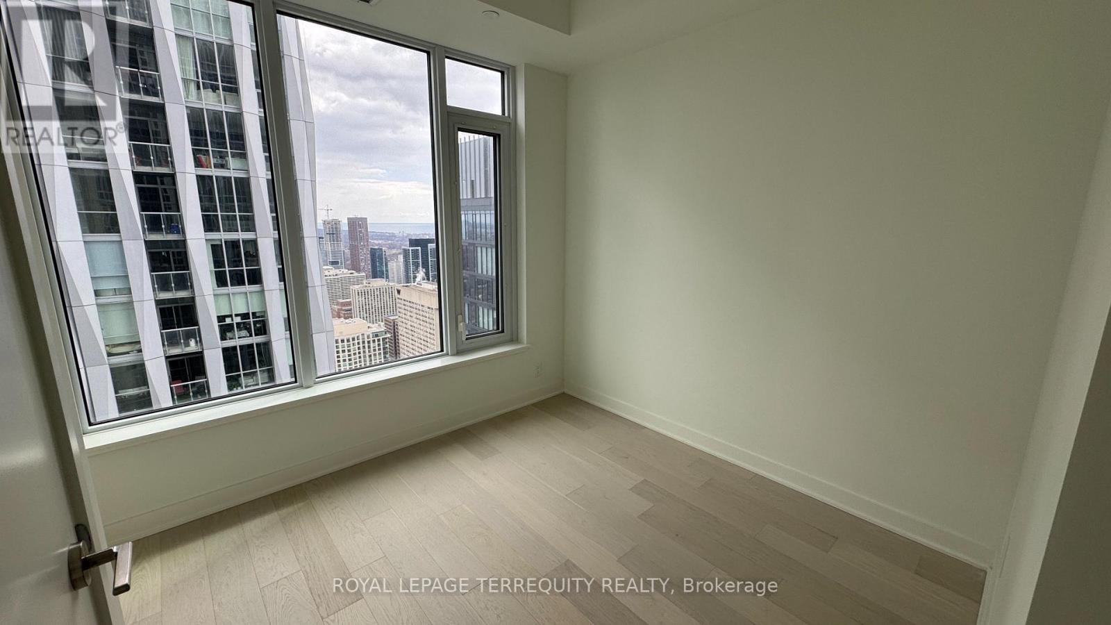 4906 - 11 Yorkville Avenue, Toronto, Ontario  M4W 0B7 - Photo 12 - C12187405