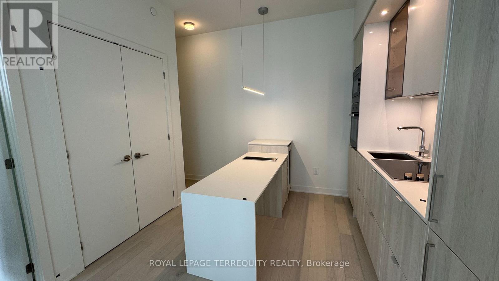 4906 - 11 Yorkville Avenue, Toronto, Ontario  M4W 0B7 - Photo 11 - C12187405