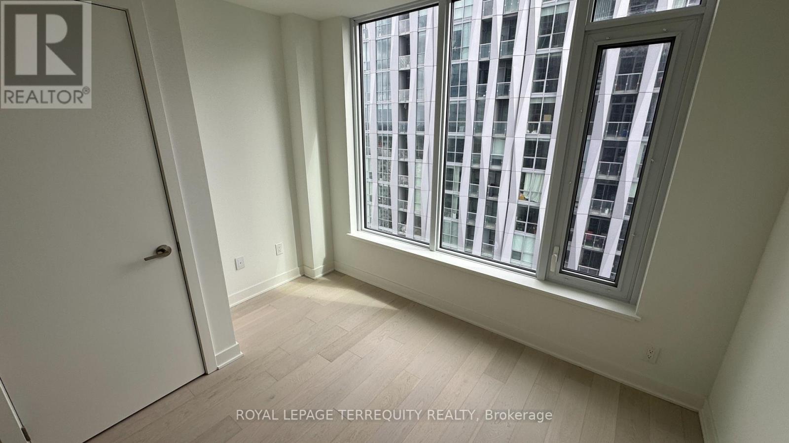 4906 - 11 Yorkville Avenue, Toronto, Ontario  M4W 0B7 - Photo 14 - C12187405