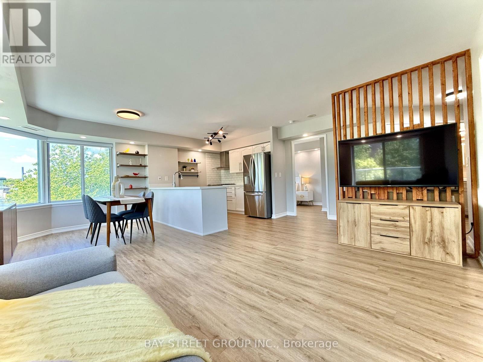 308 - 135 Pond Drive, Markham (Commerce Valley), Ontario  L3T 7V6 - Photo 8 - N12187489