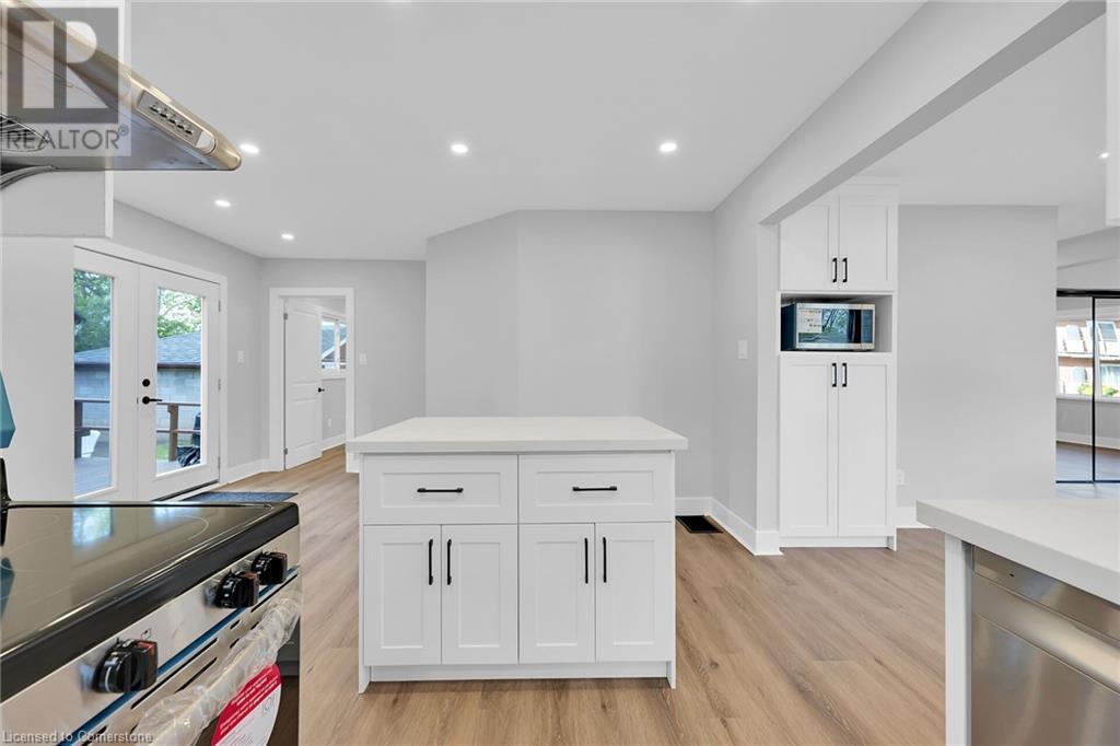 24 Clapham Road, Hamilton, Ontario  L8G 5A1 - Photo 4 - 40735996