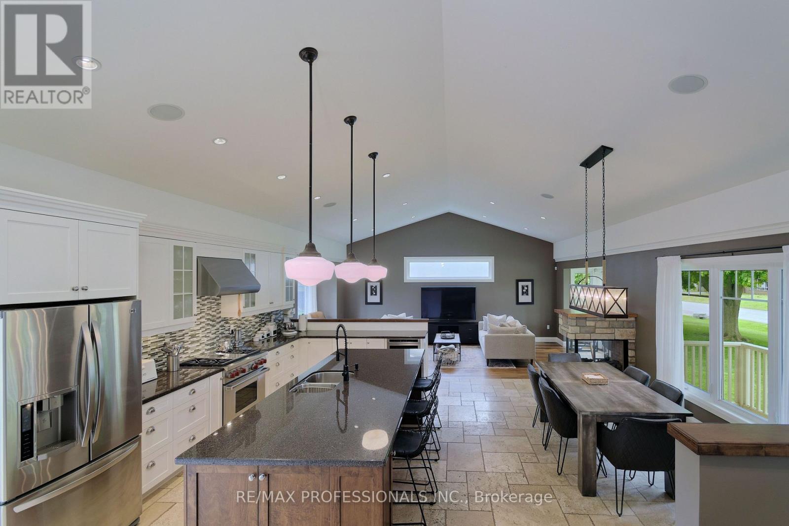 321 Wendy Lane, Oakville, Ontario  L6L 4P9 - Photo 8 - W12187535