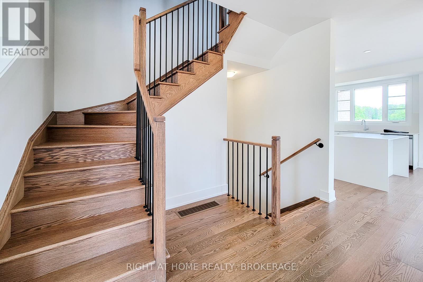 1131 Wheat Boom Drive S, Oakville, Ontario  L6H 8B9 - Photo 12 - W12187538