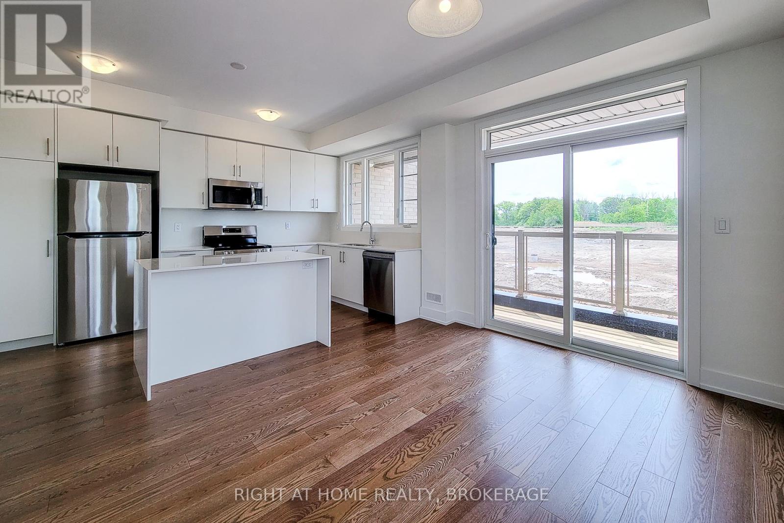1131 Wheat Boom Drive S, Oakville, Ontario  L6H 8B9 - Photo 13 - W12187538