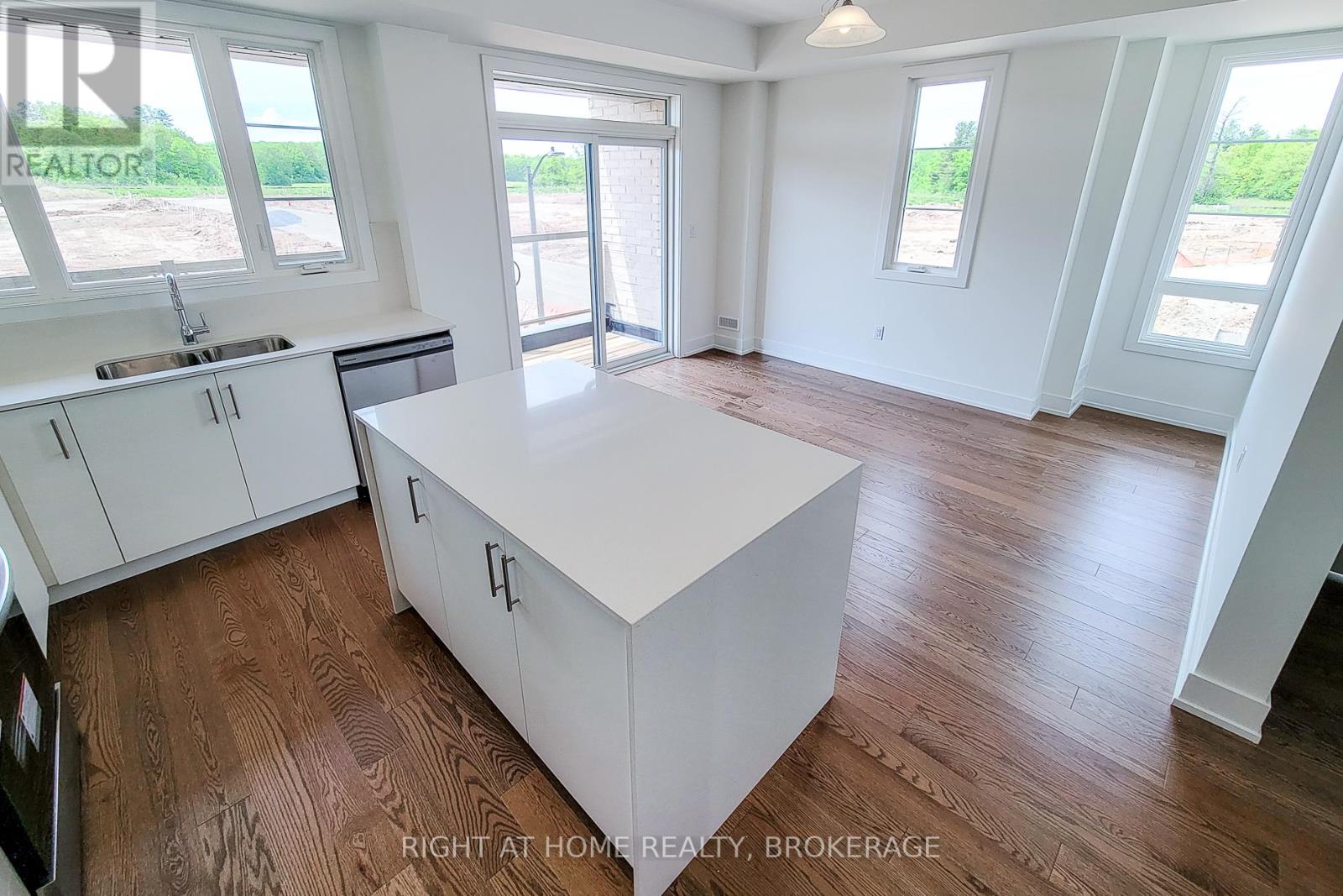 1131 Wheat Boom Drive S, Oakville, Ontario  L6H 8B9 - Photo 15 - W12187538