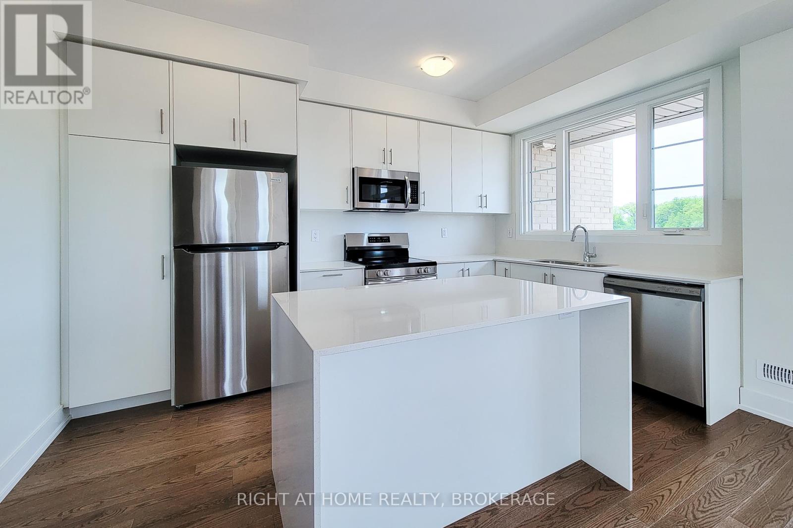 1131 Wheat Boom Drive S, Oakville, Ontario  L6H 8B9 - Photo 18 - W12187538