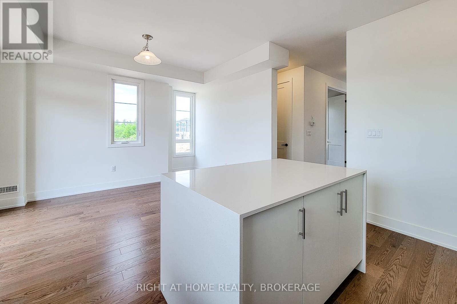1131 Wheat Boom Drive S, Oakville, Ontario  L6H 8B9 - Photo 19 - W12187538