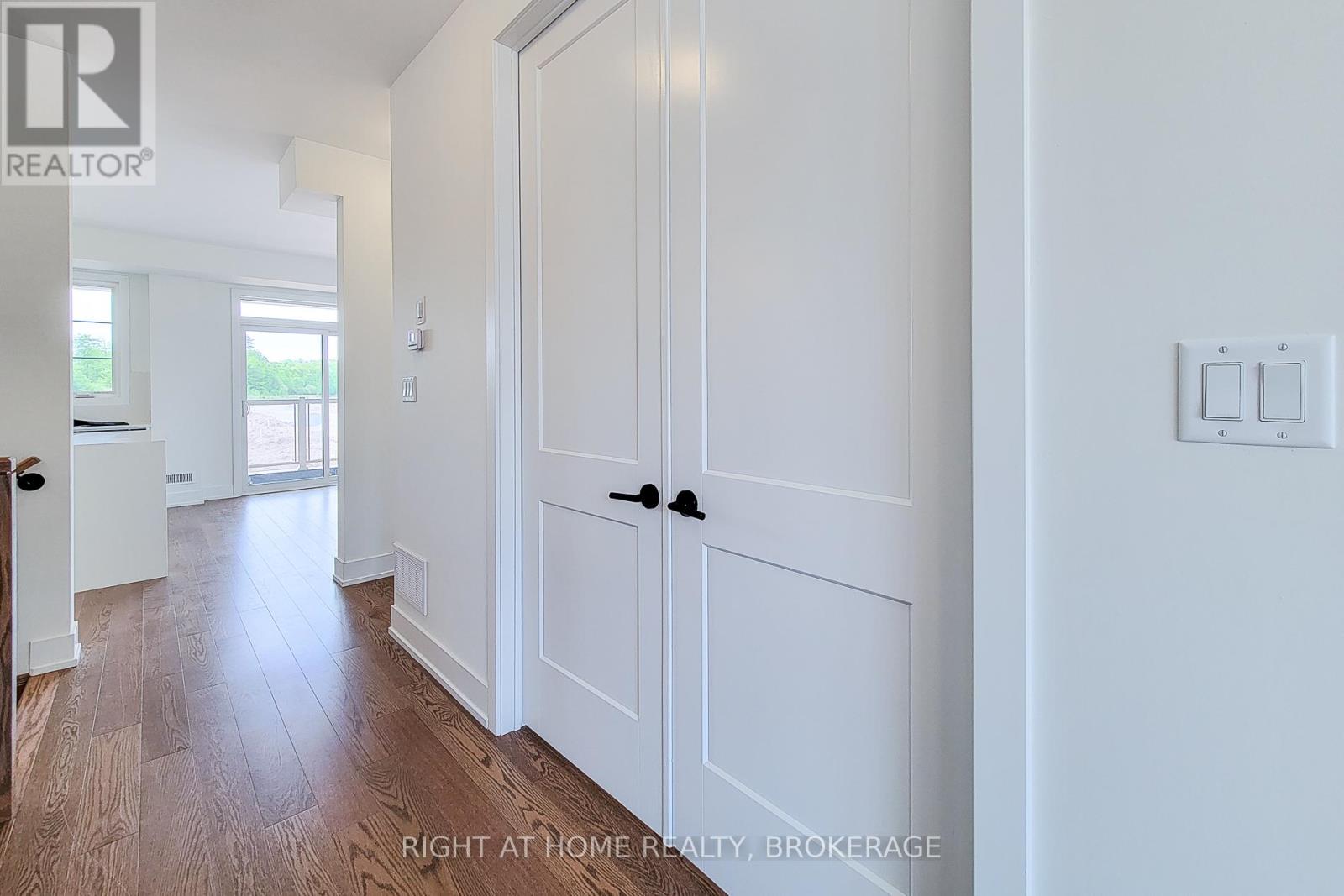 1131 Wheat Boom Drive S, Oakville, Ontario  L6H 8B9 - Photo 25 - W12187538