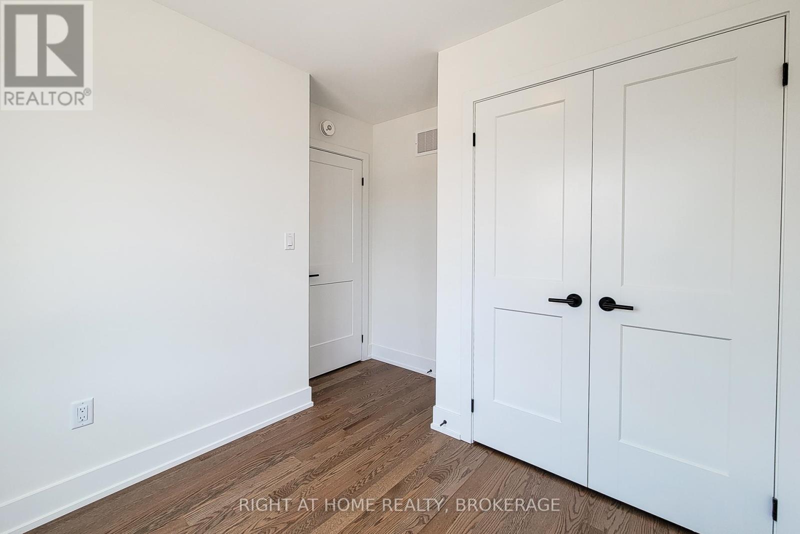 1131 Wheat Boom Drive S, Oakville, Ontario  L6H 8B9 - Photo 35 - W12187538