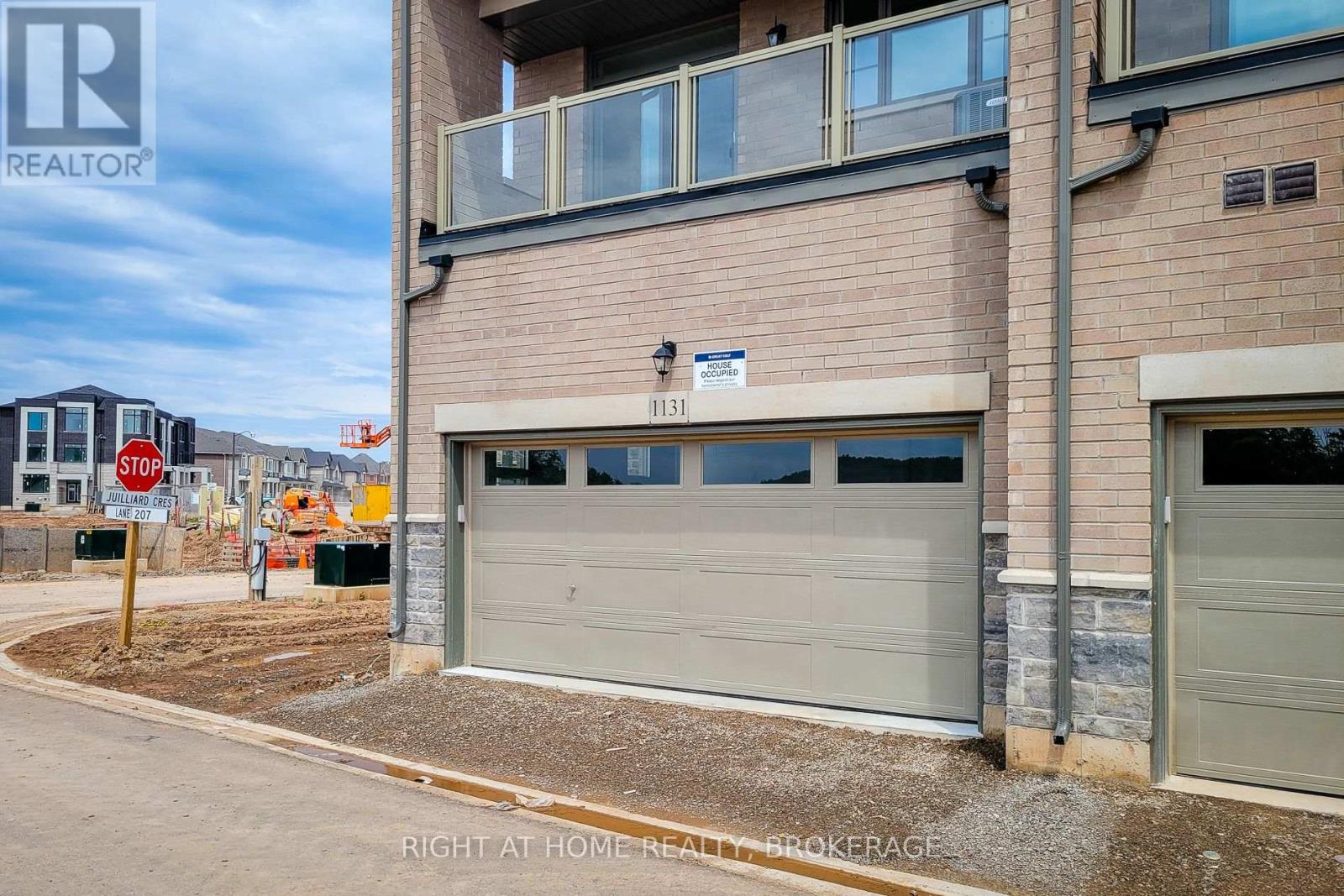 1131 Wheat Boom Drive S, Oakville, Ontario  L6H 8B9 - Photo 5 - W12187538