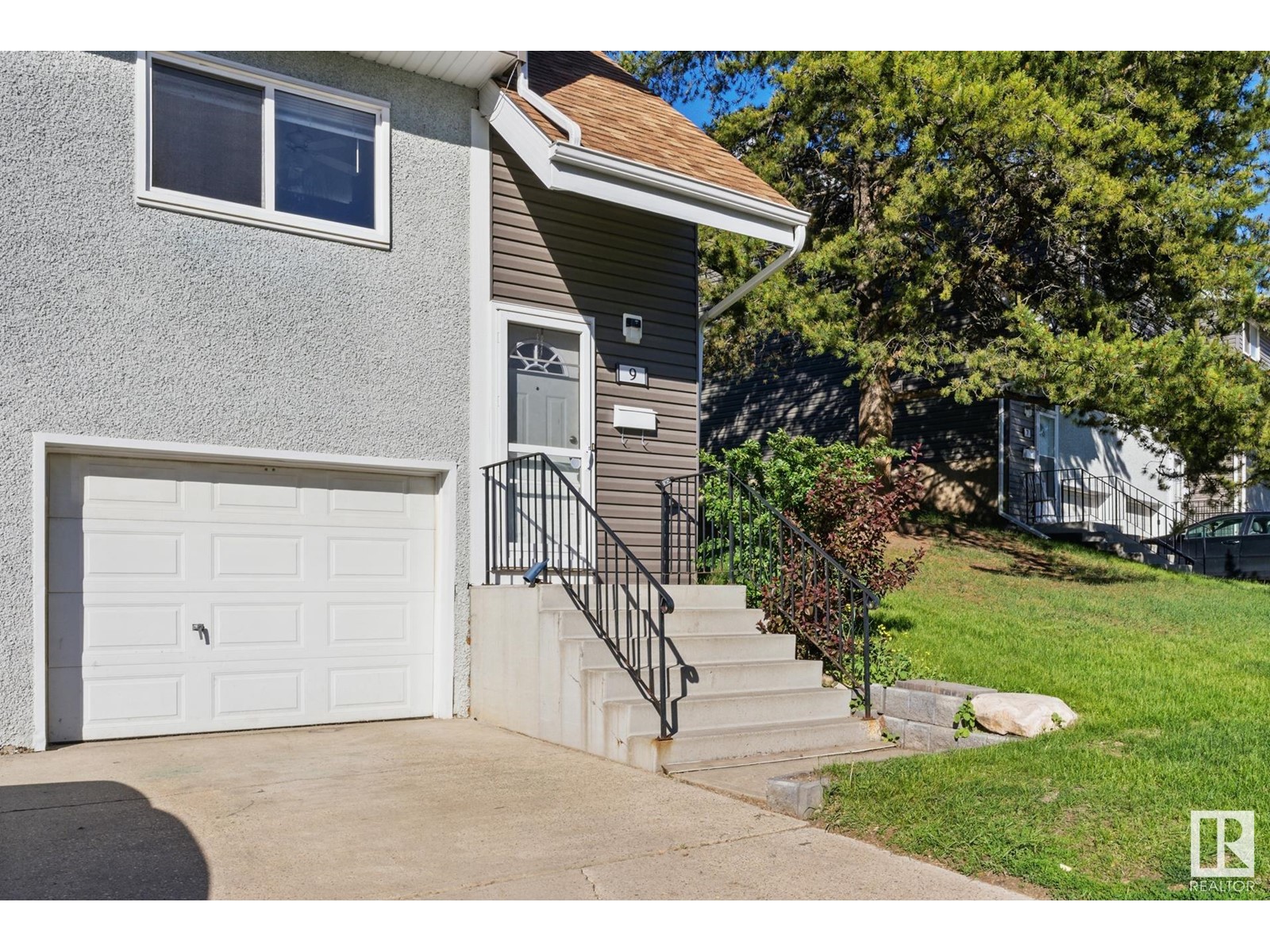 Property at 9 GRANDIN image 3