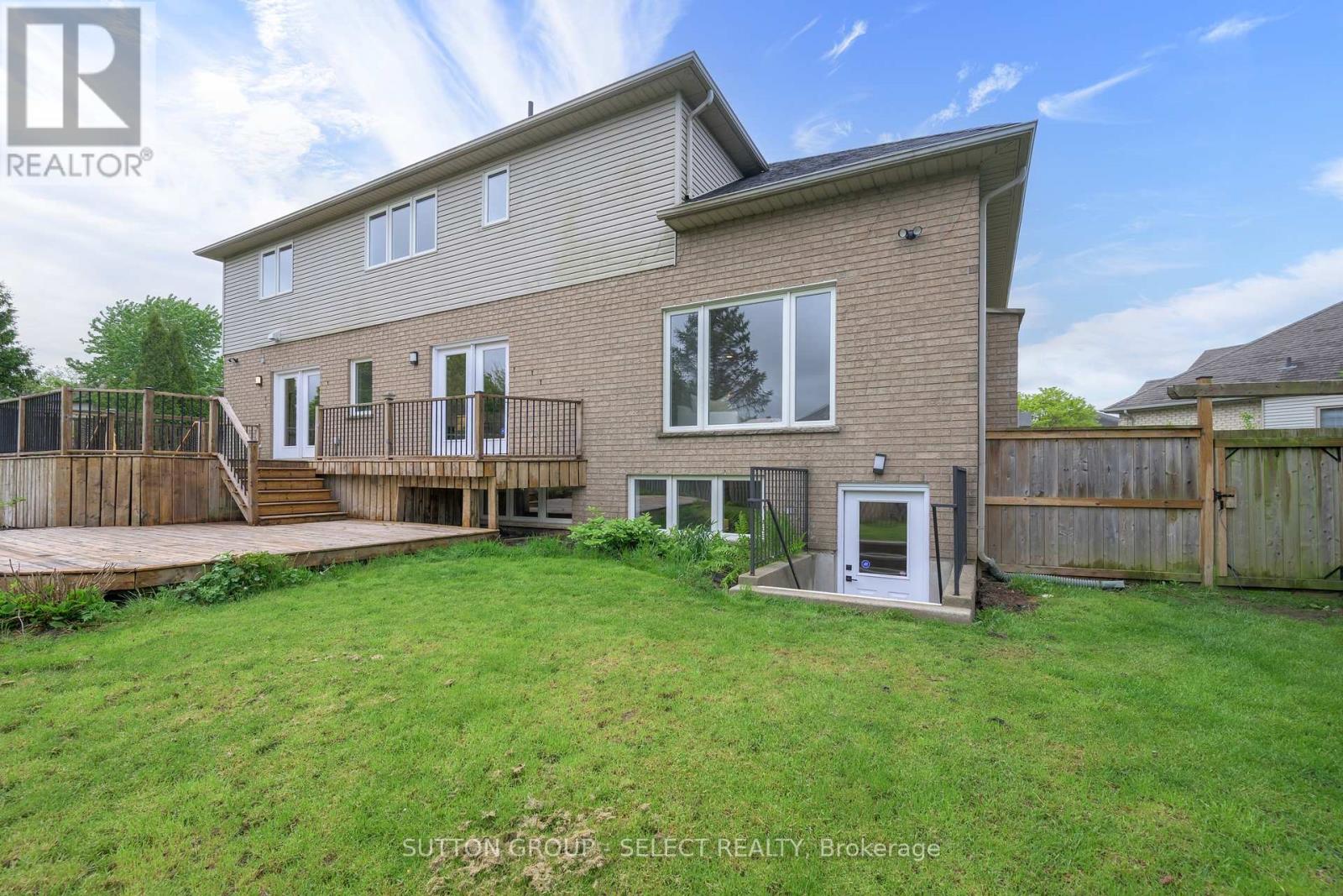 38 Moraine Walk, London North, Ontario  N6G 4Y8 - Photo 45 - X12178077