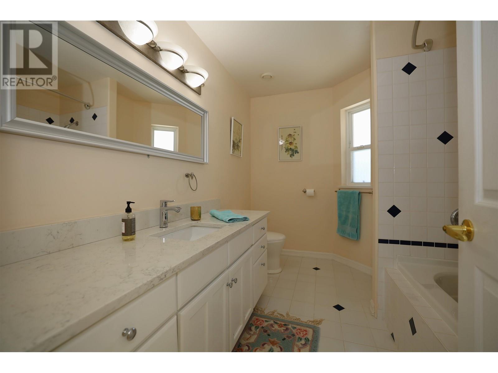 561 Spyglass Road, Gibsons, British Columbia  V0N 1V9 - Photo 24 - R3009508