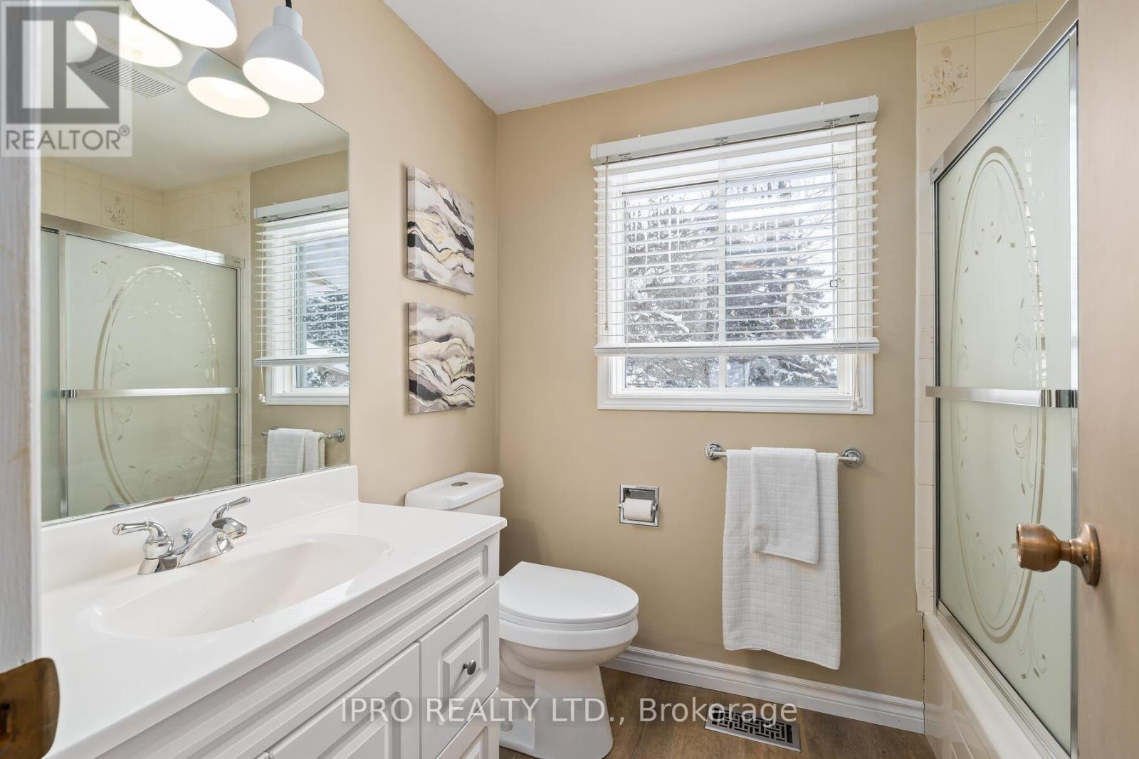 9 Balsam Court, New Tecumseth, Ontario  L0G 1W0 - Photo 22 - N12187546