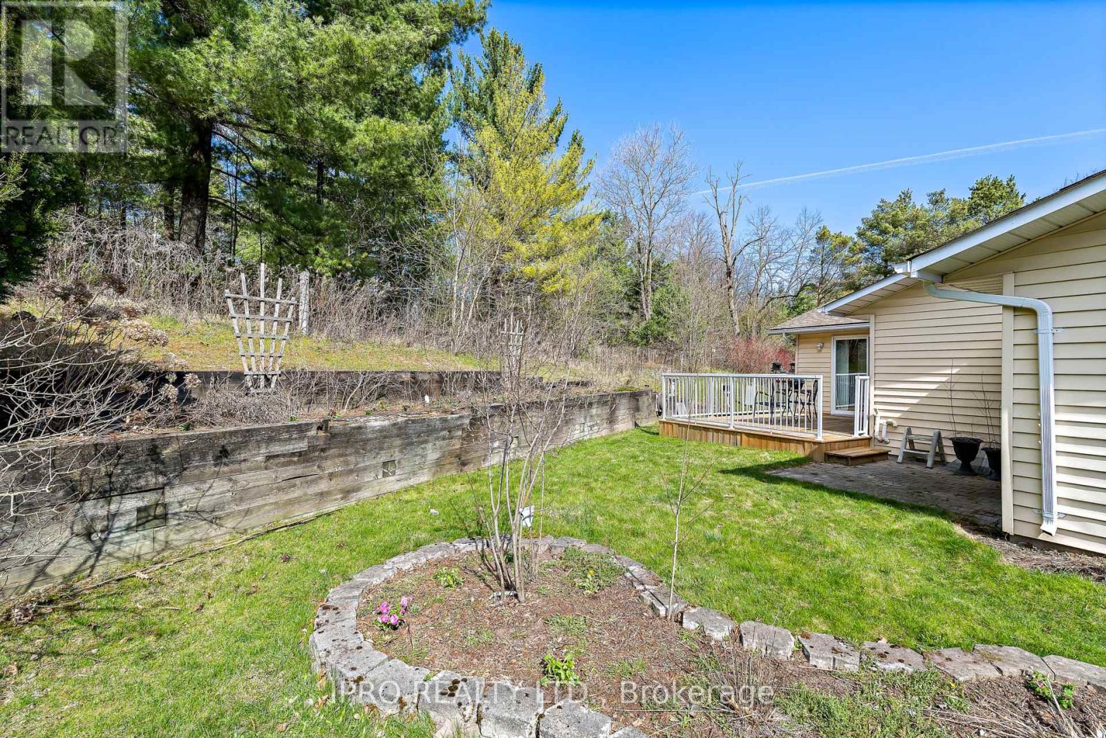 9 Balsam Court, New Tecumseth, Ontario  L0G 1W0 - Photo 24 - N12187546