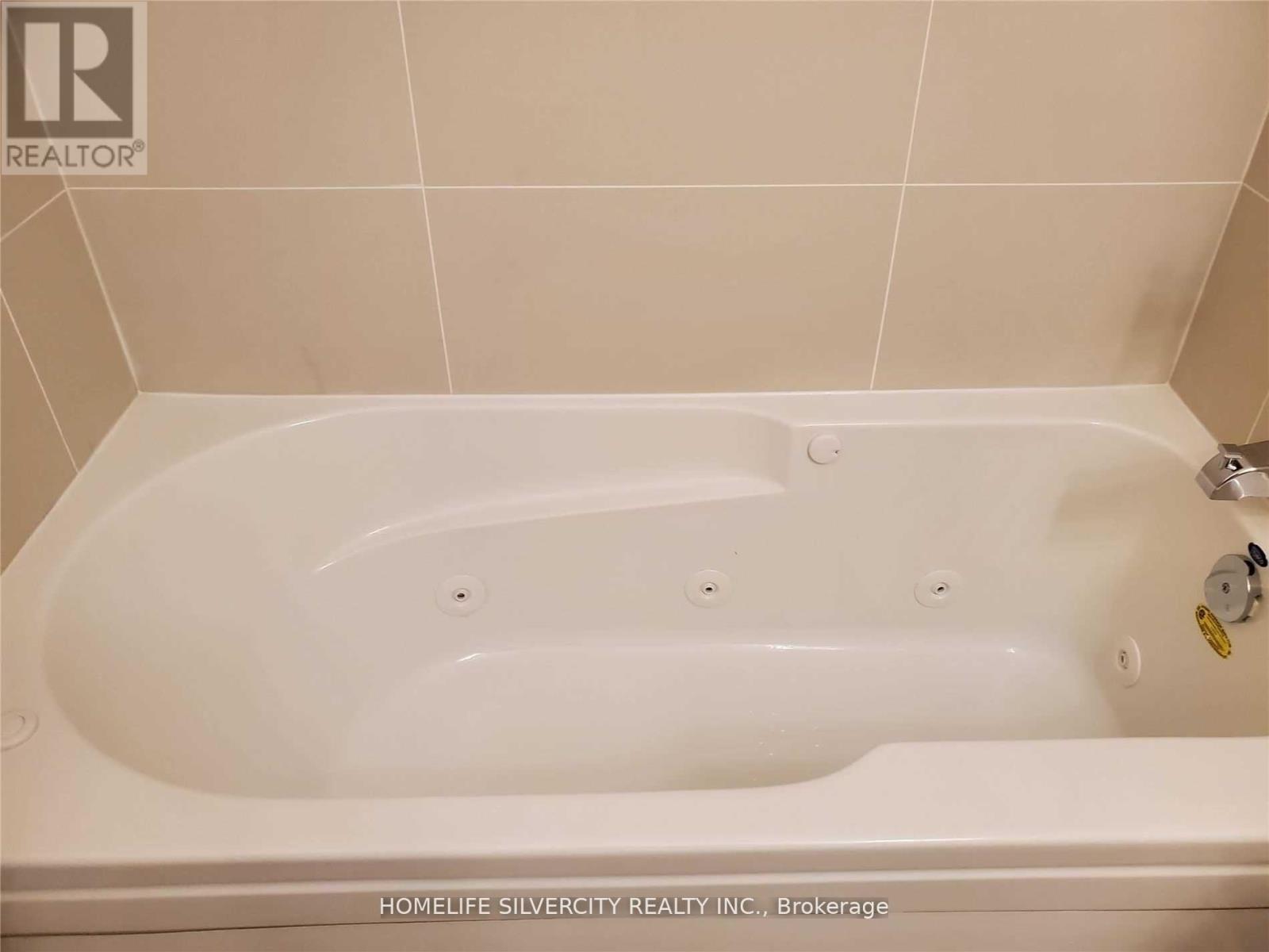 111 - 9075 Jane Street, Vaughan, Ontario  L4K 0L7 - Photo 25 - N12187555