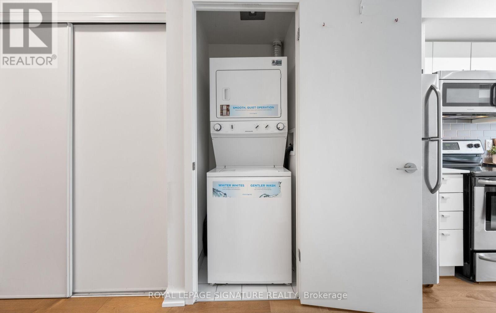 1813 - 105 The Queensway, Toronto, Ontario  M6S 5B5 - Photo 16 - W12187542