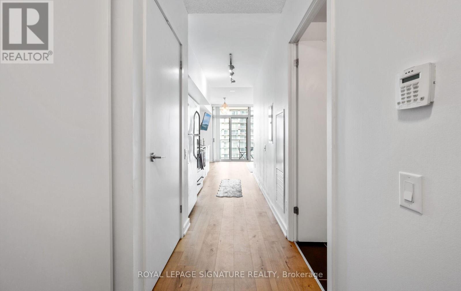 1813 - 105 The Queensway, Toronto, Ontario  M6S 5B5 - Photo 17 - W12187542