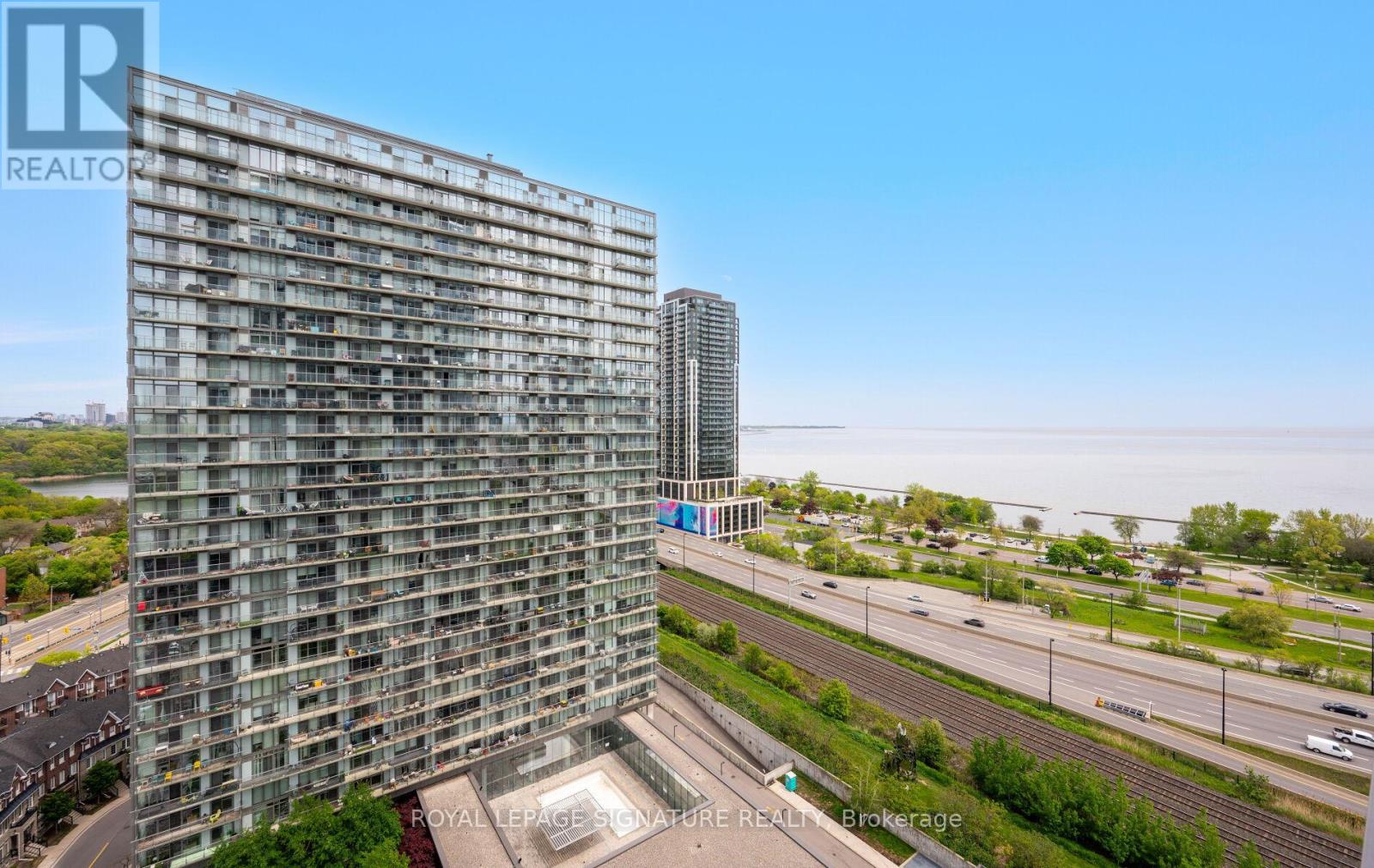 1813 - 105 The Queensway, Toronto, Ontario  M6S 5B5 - Photo 2 - W12187542