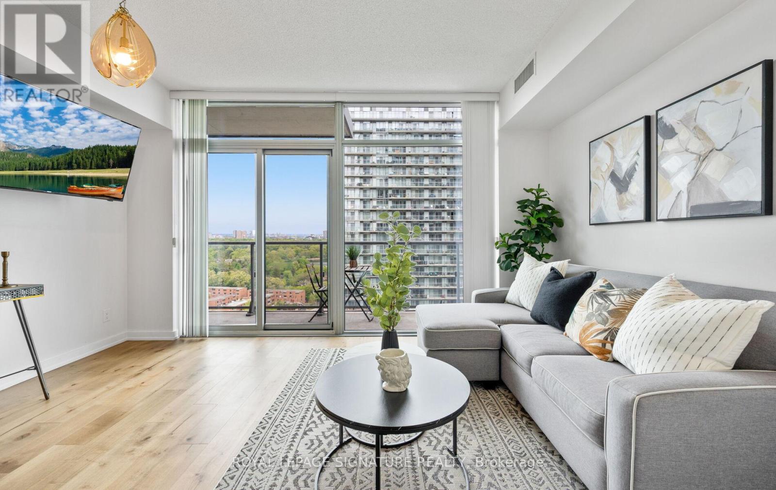 1813 - 105 The Queensway, Toronto, Ontario  M6S 5B5 - Photo 6 - W12187542