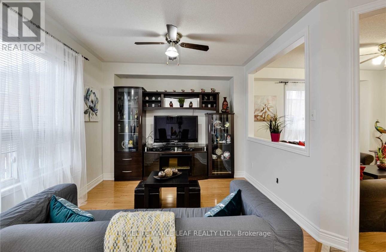 17 Hollingsworth Circle, Brampton, Ontario  L7A 0J7 - Photo 3 - W12123072