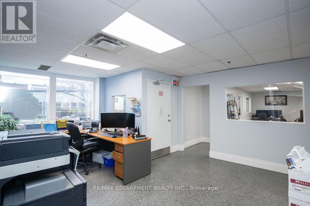 42 Niagara Street E, Hamilton (Industrial Sector), Ontario  L8L 6A2 - Photo 12 - X12187556