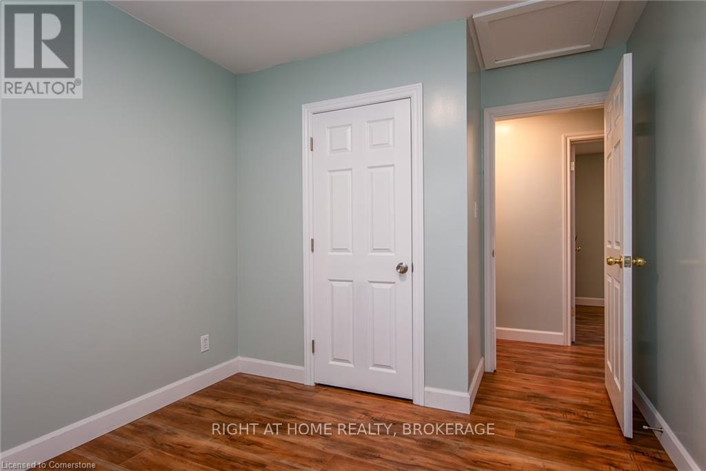 Main - 206 Winston Boulevard, Cambridge, Ontario  N3C 1M3 - Photo 9 - X12187562