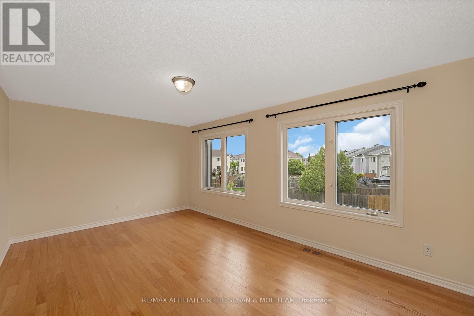 503 Coldwater Crescent, Ottawa, Ontario  K2M 0J4 - Photo 11 - X12171878