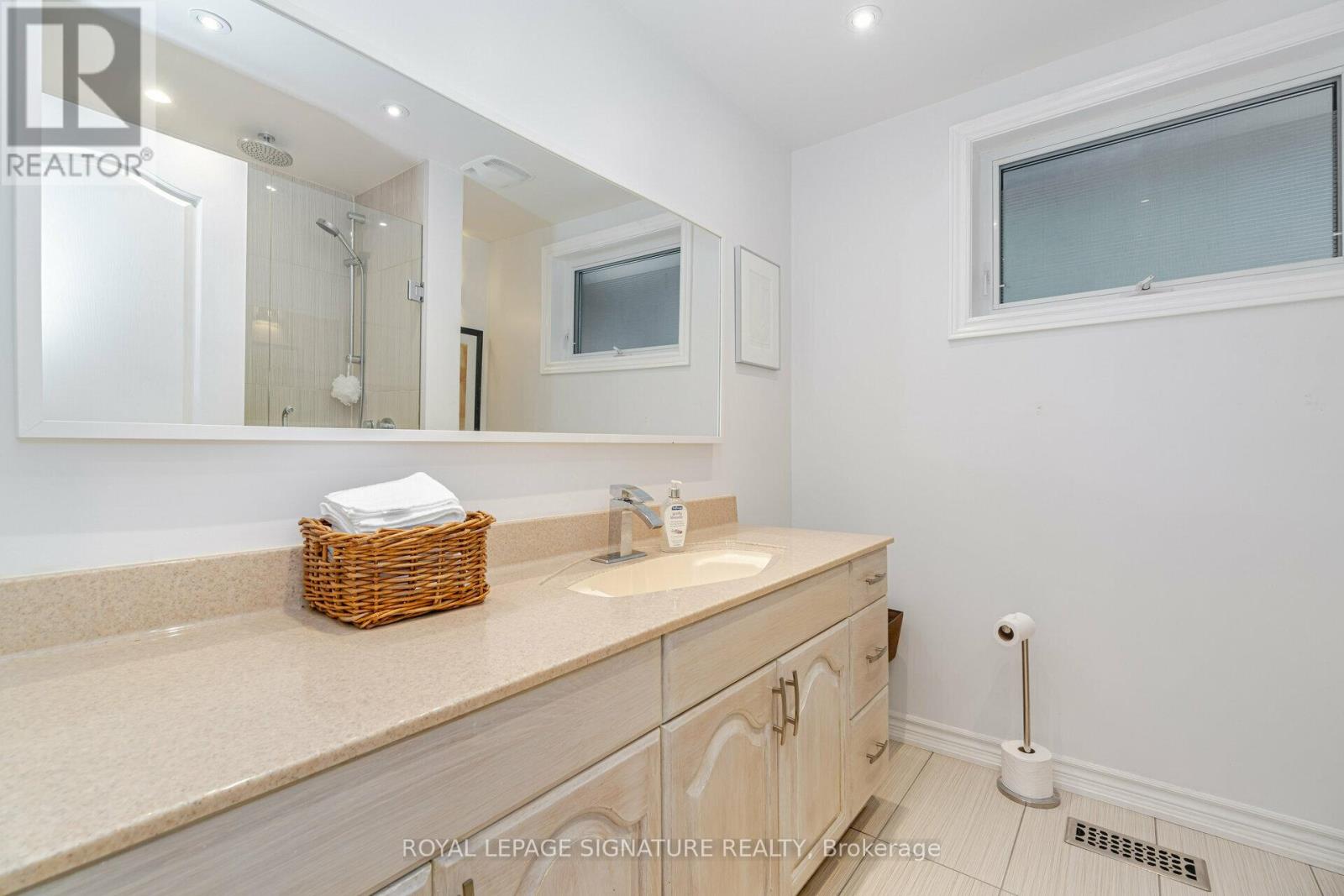 3225 Greenwood Road, Pickering, Ontario  L1X 0J3 - Photo 34 - E12187579