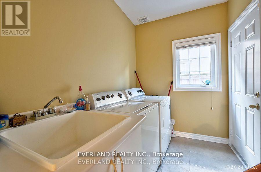 12 Ferretti Street, Vaughan (Patterson), Ontario  L6A 0H7 - Photo 17 - N12187568