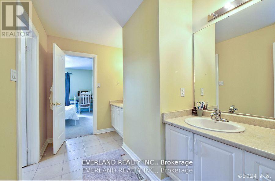 12 Ferretti Street, Vaughan, Ontario  L6A 0H7 - Photo 24 - N12187568