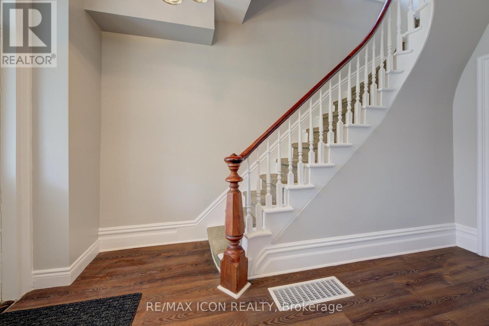 26 Chalmers Street N, Cambridge, Ontario  N1R 5B7 - Photo 13 - X12187580