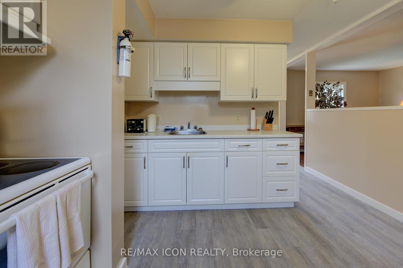 26 Chalmers Street N, Cambridge, Ontario  N1R 5B7 - Photo 37 - X12187580