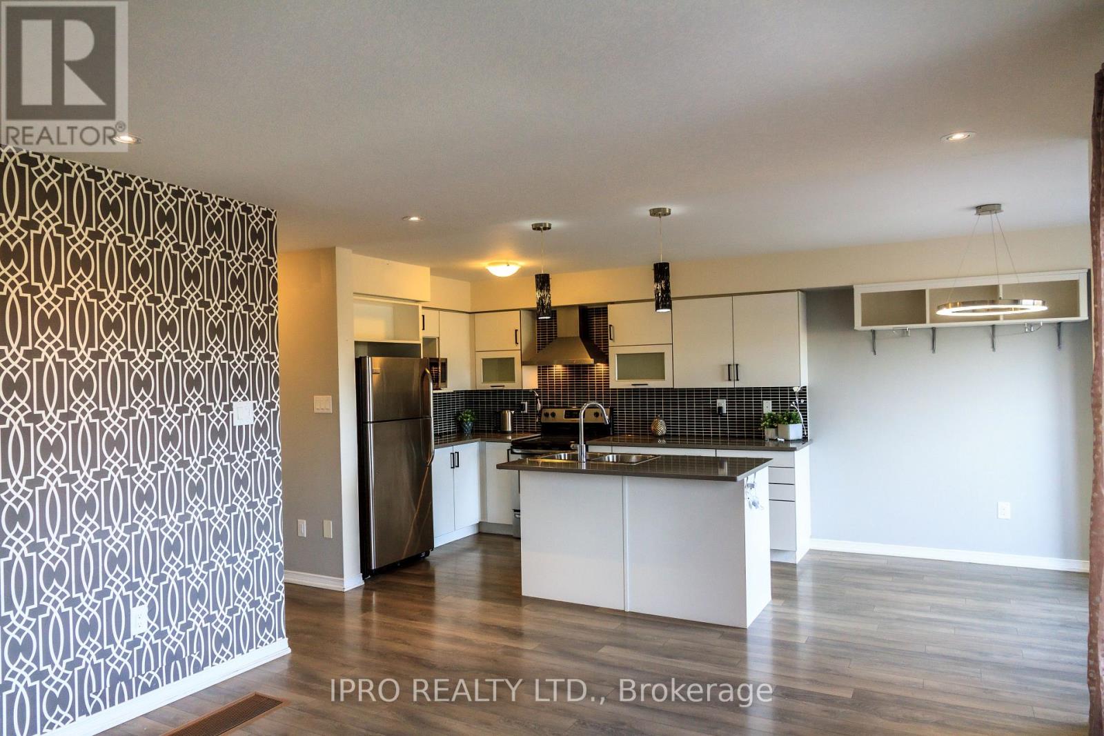 8309 Tulip Tree Drive, Niagara Falls, Ontario  L2H 0N4 - Photo 11 - X12187591