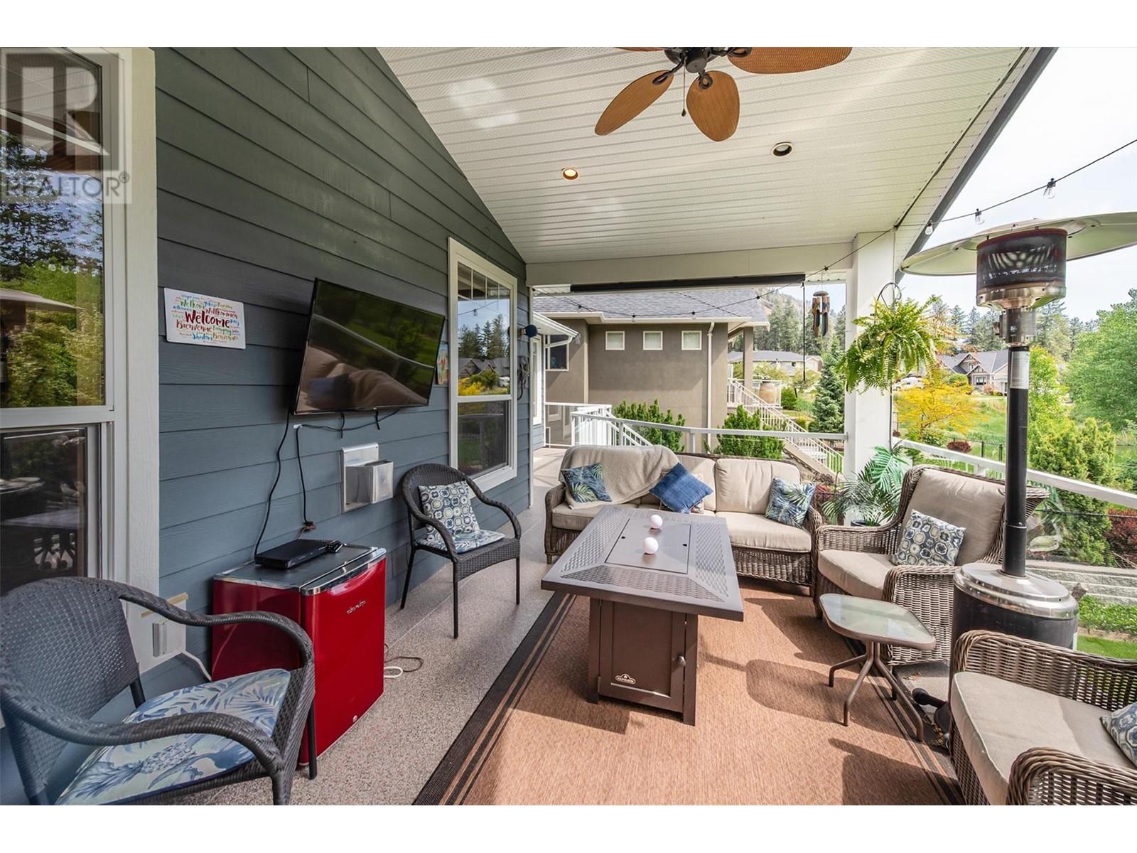2423 Paramount Drive, West Kelowna, BC V4T3K4