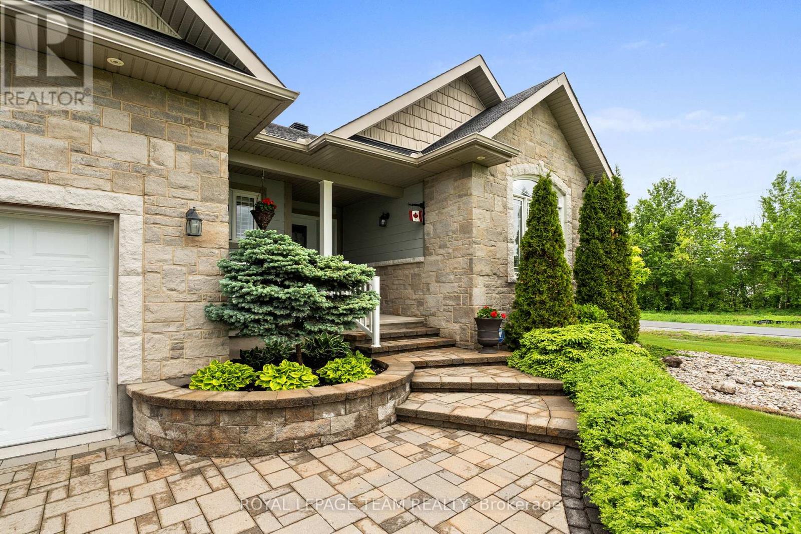 3400 Summerbreeze Drive, Ottawa, Ontario  K0A 2W0 - Photo 4 - X12187625