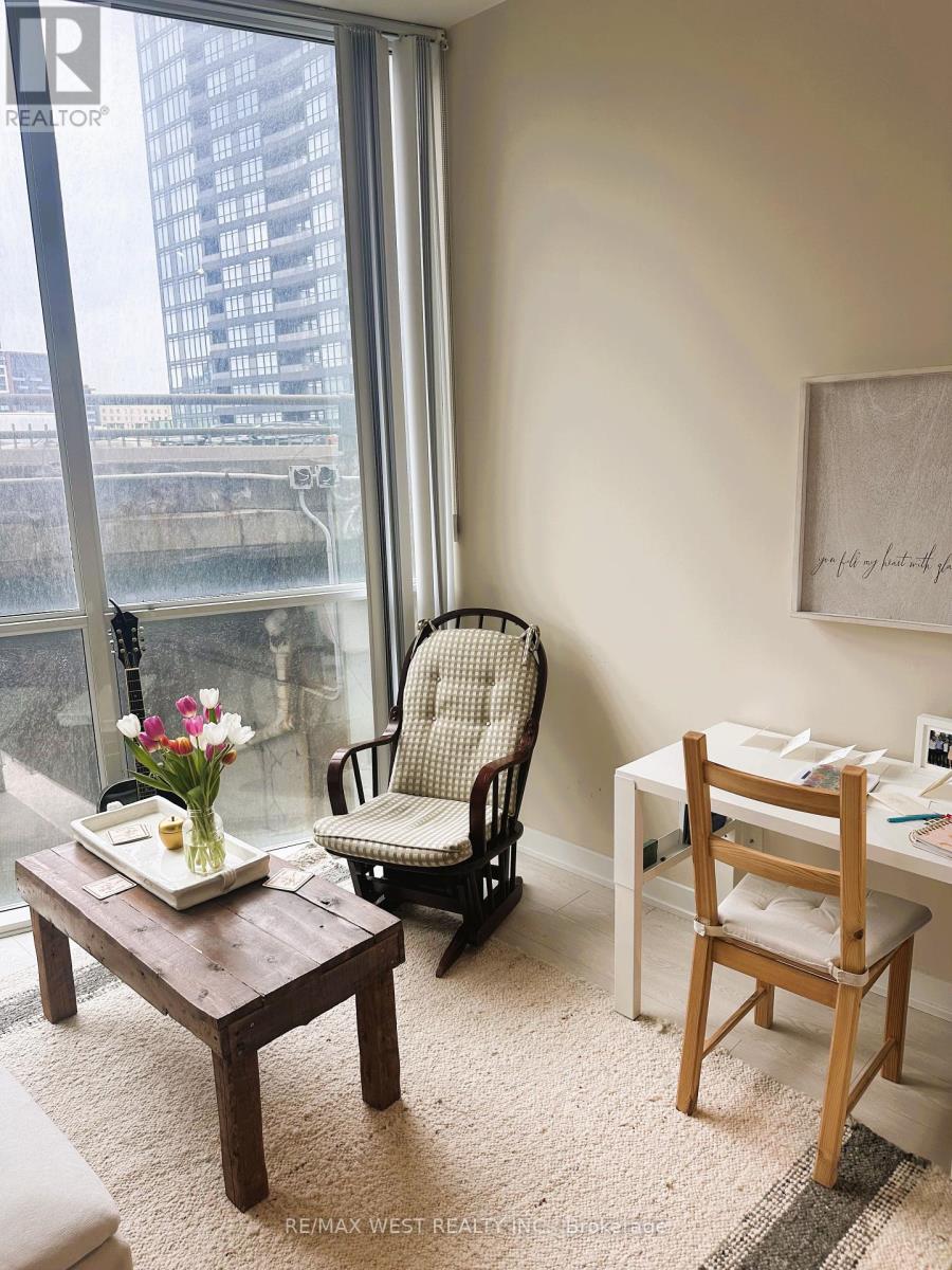 602 - 20 Bruyeres Mews, Toronto, Ontario  M5V 0G8 - Photo 17 - C12187612