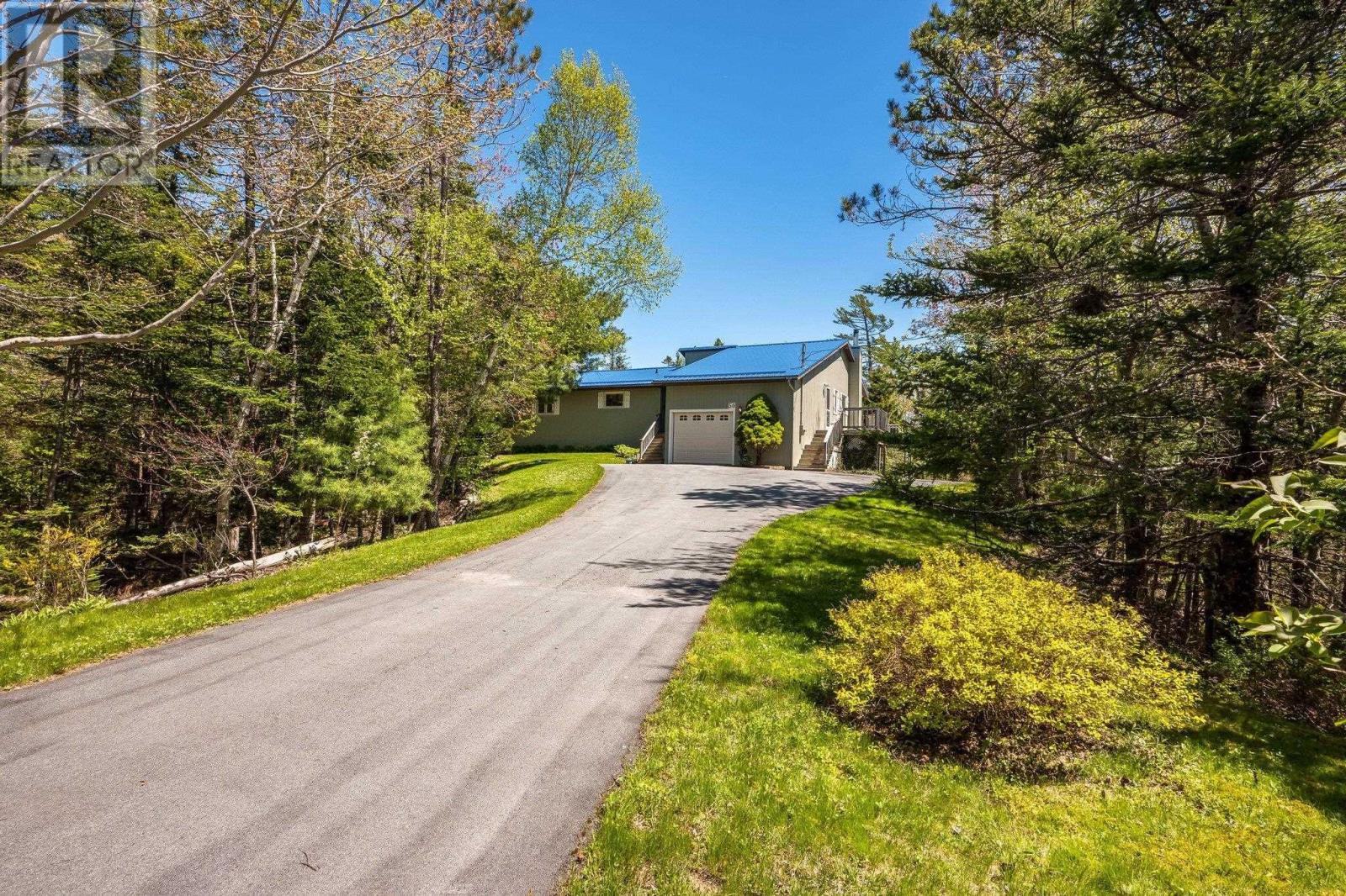 Property at 50 Woodland Crescent image 3