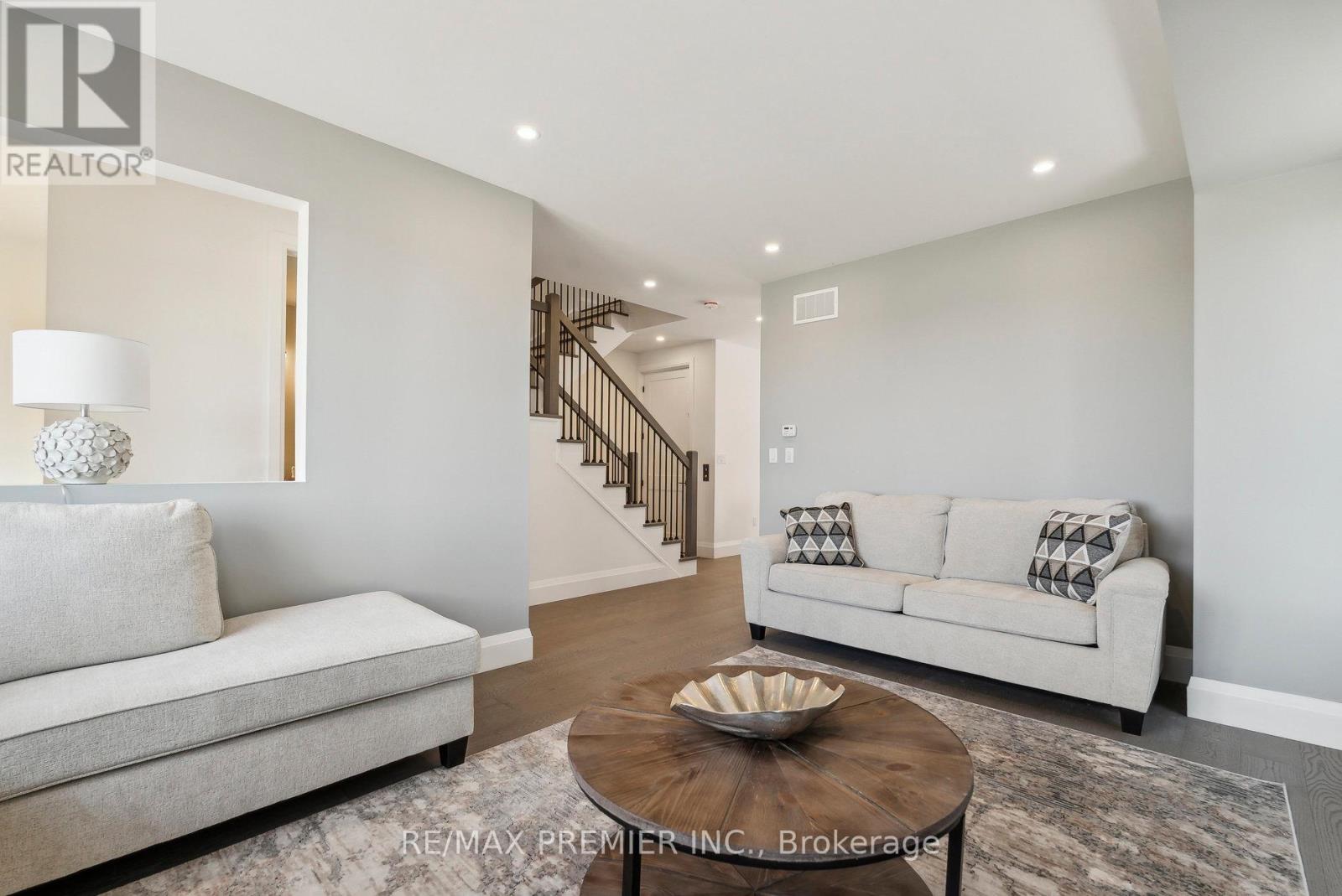 20 Julia Circle, Wasaga Beach, Ontario  L9Z 2M4 - Photo 11 - S12187606