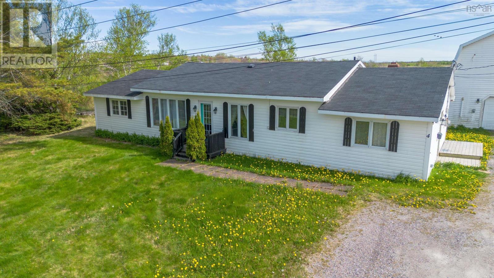 4 Emery Lane, Glace Bay, Nova Scotia  B1A 6L8 - Photo 1 - 202513012