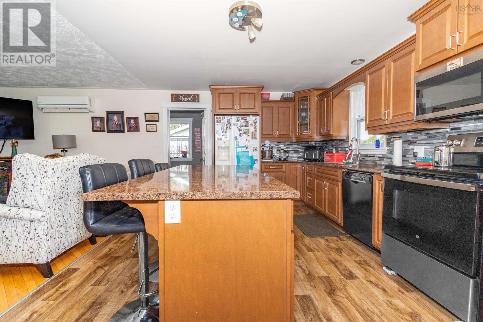 9 Edina Street, Glace Bay, Nova Scotia  B1A 1G6 - Photo 6 - 202513000