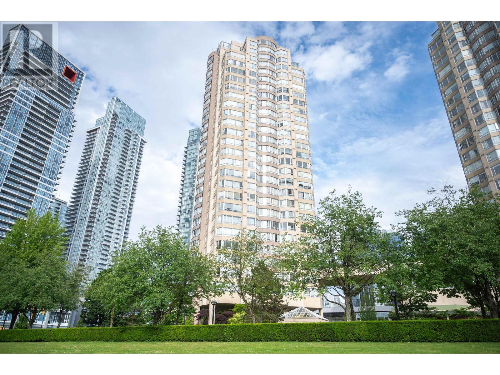 502 6220 MCKAY AVENUE, Burnaby, British Columbia