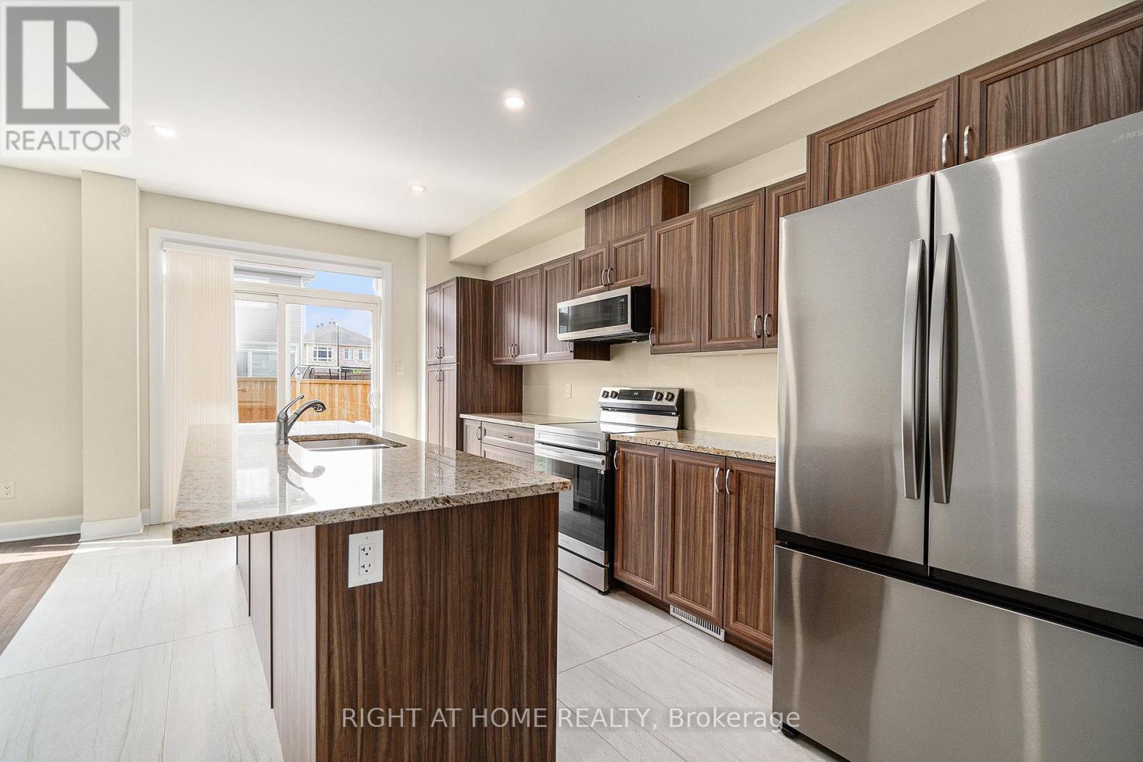 51 Robertson Lane, Carleton Place, Ontario  K7C 0R5 - Photo 10 - X12187623