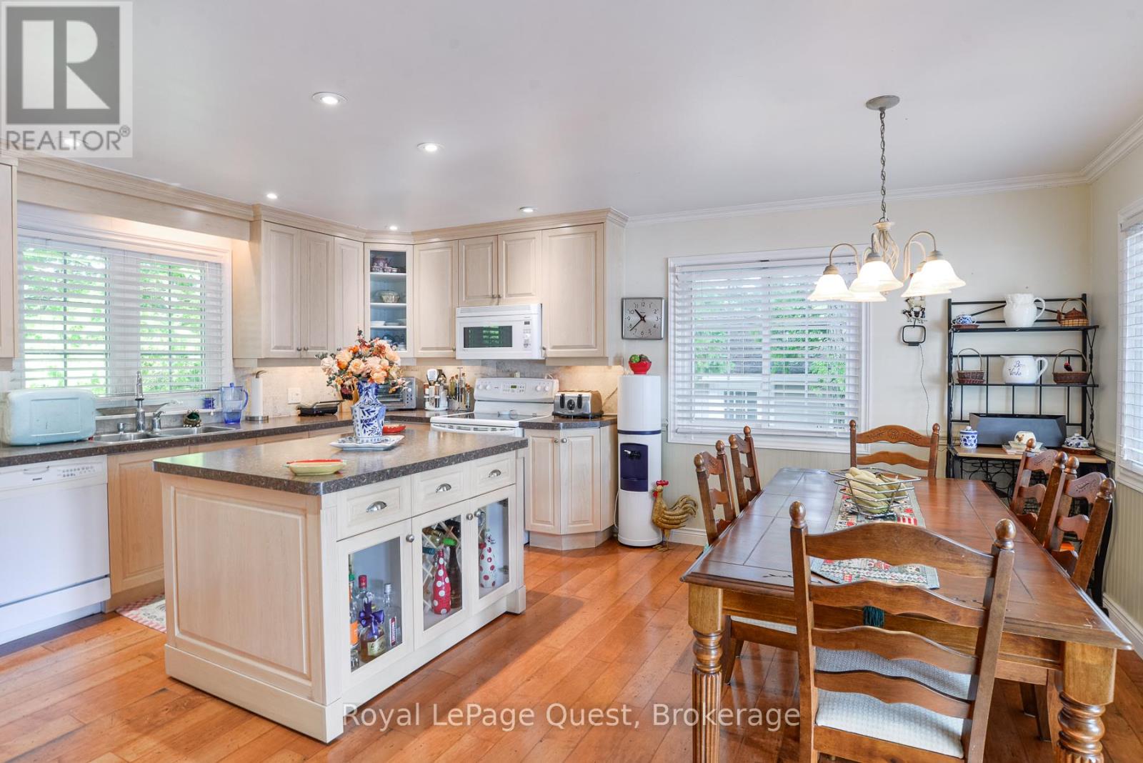 1 Island 4sr, Gravenhurst, Ontario  P0E 1G0 - Photo 17 - X12187655
