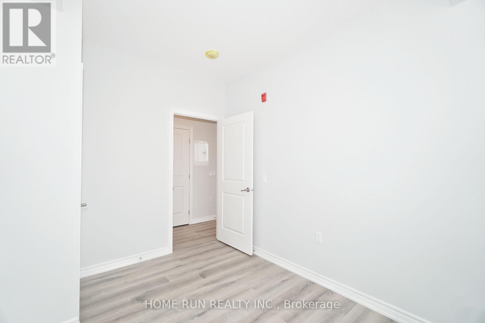 511 - 1350 Hemlock Road, Ottawa, Ontario  K1K 5C2 - Photo 12 - X12187638