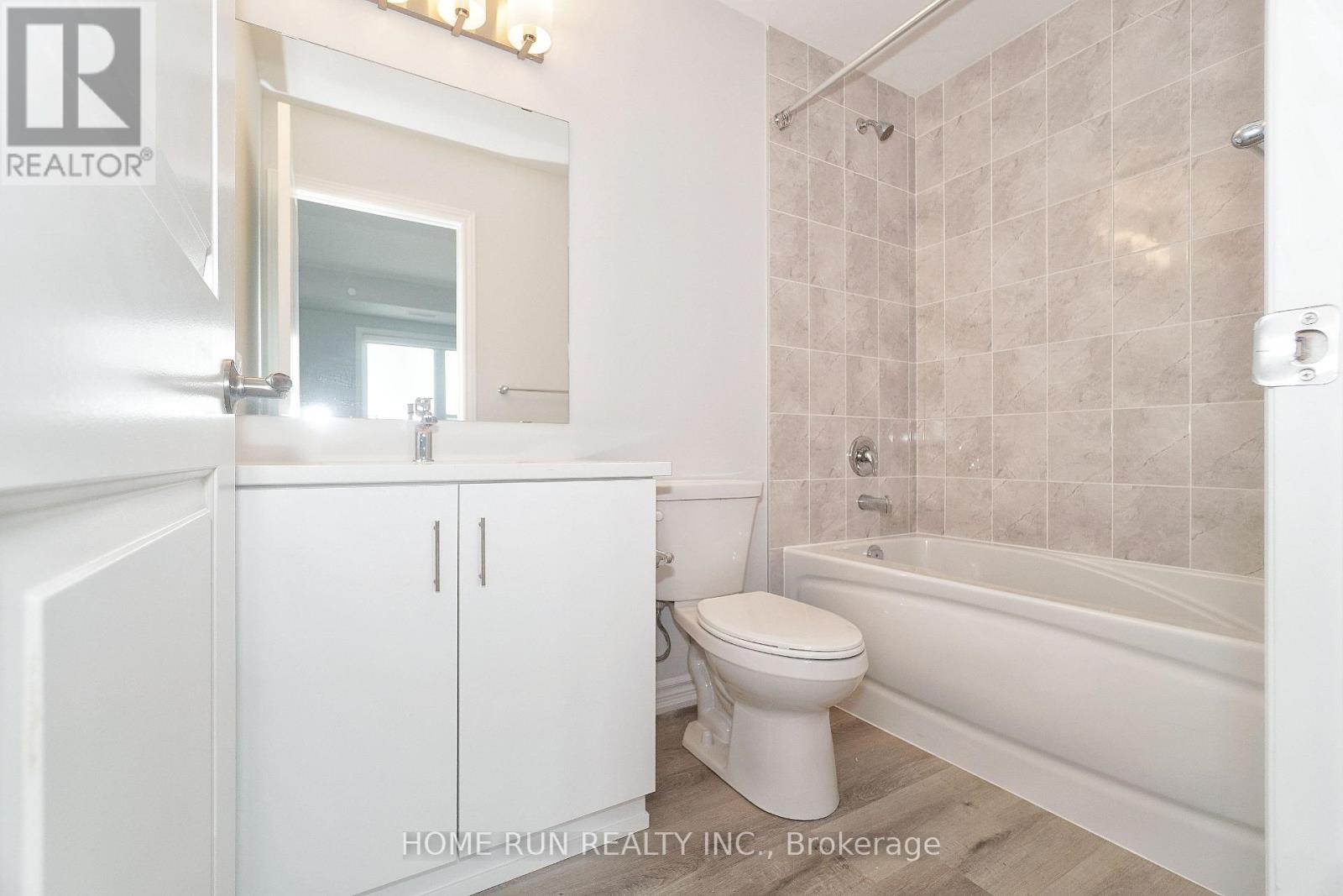 511 - 1350 Hemlock Road, Ottawa, Ontario  K1K 5C2 - Photo 9 - X12187638