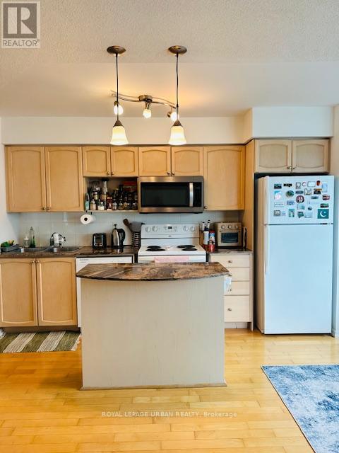 2205 - 18 Yonge Street, Toronto, Ontario  M5E 1Z8 - Photo 15 - C12187634