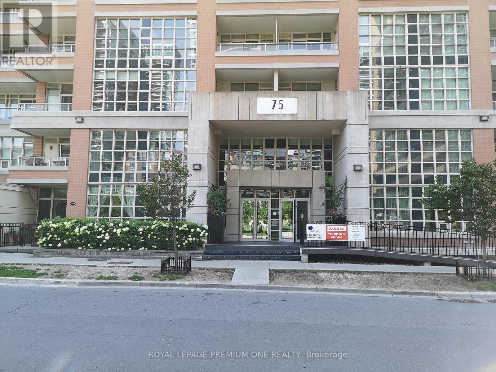 1718 - 1718-75 East Liberty St Street, Toronto, Ontario  M6K 3R3 - Photo 1 - C12187637