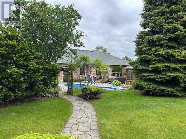 11 Whitebirch Lane, East Gwillimbury (Sharon), Ontario  L0G 1V0 - Photo 48 - N12057170